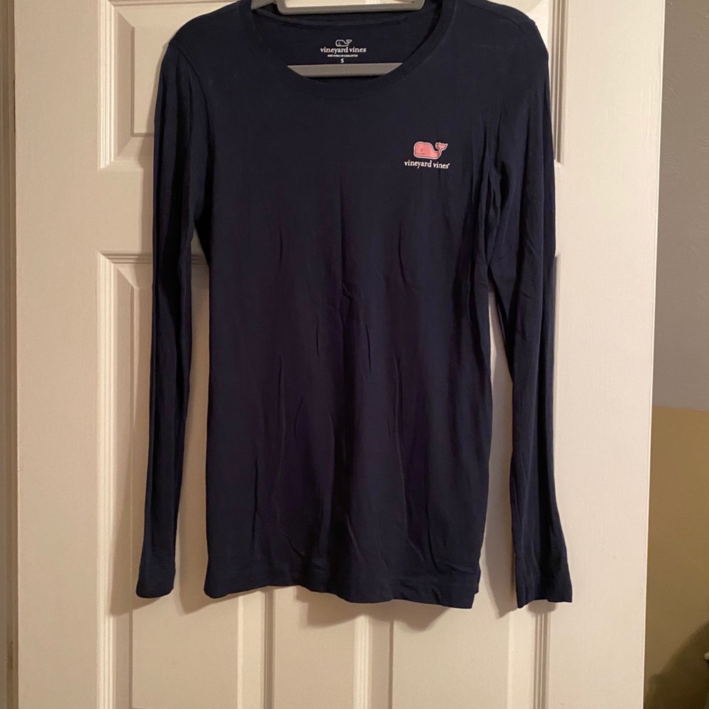 Women’s Vineyard Vine long sleeve tshirt